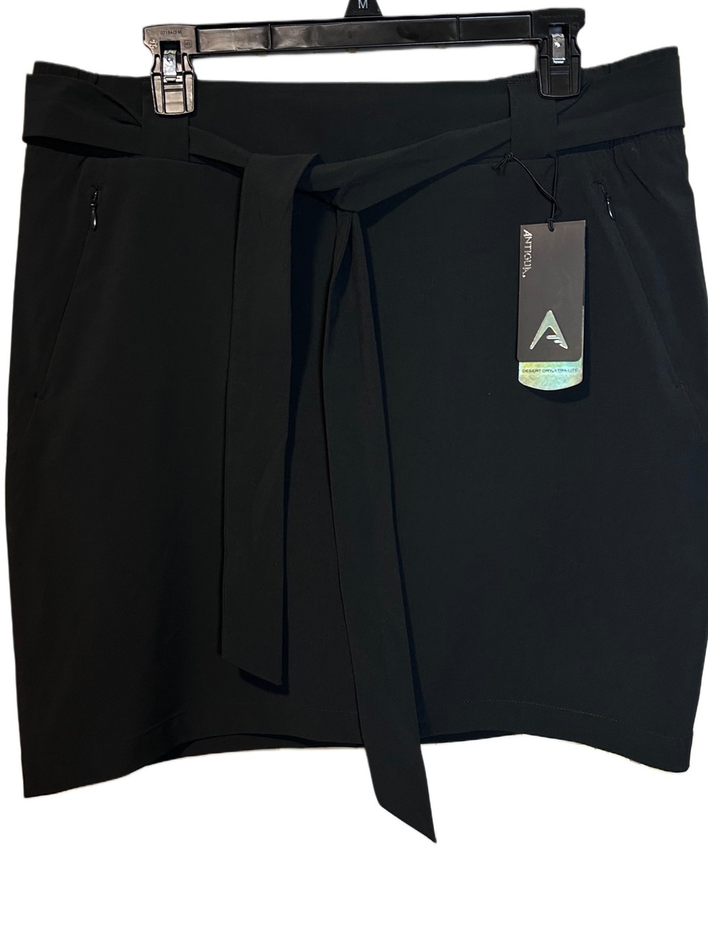 Antigua Women’s Black Golf Skort Size L NWT